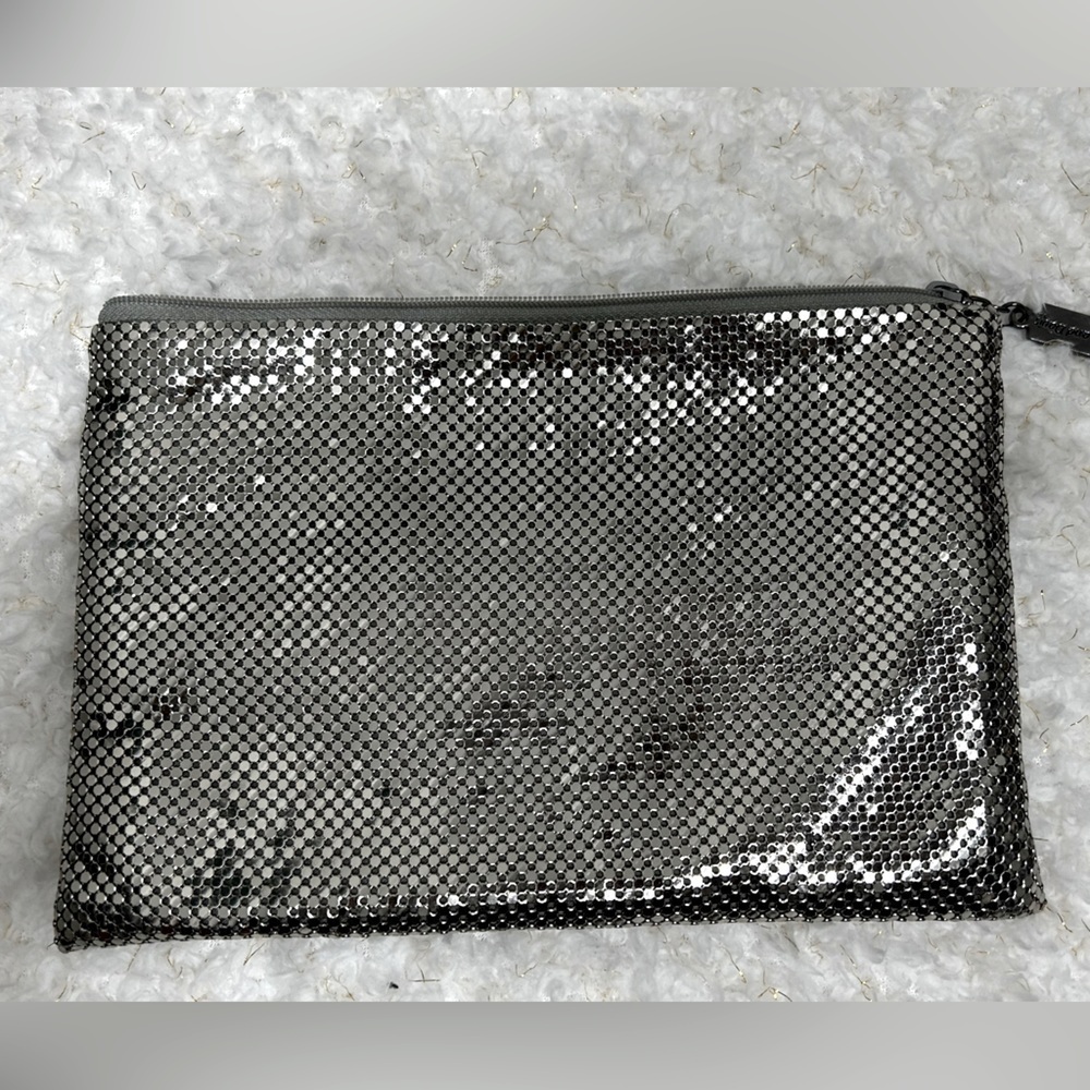 Whiling & Davis Silver Mesh Top Zipper Square Bag